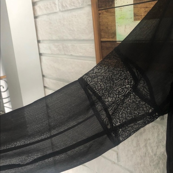 Vera Wang Princess Top - Picture 2 of 4